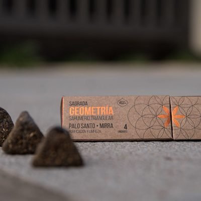 incienso triangular Palo Santo - Mirra sagrada madre