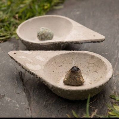 sahumador cemento triangular sagrada madre